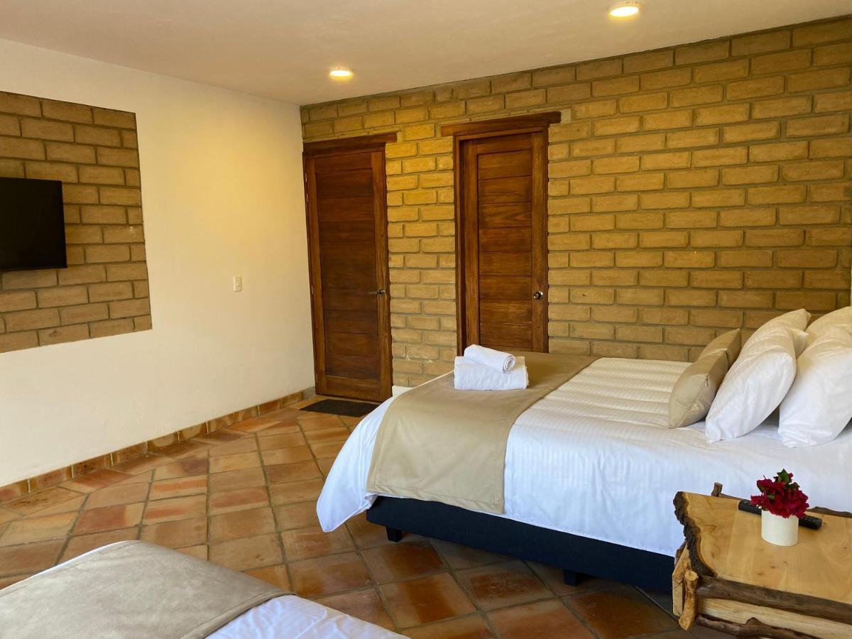 Hotel Alandalus บียาเดเลย์บา ภายนอก รูปภาพ