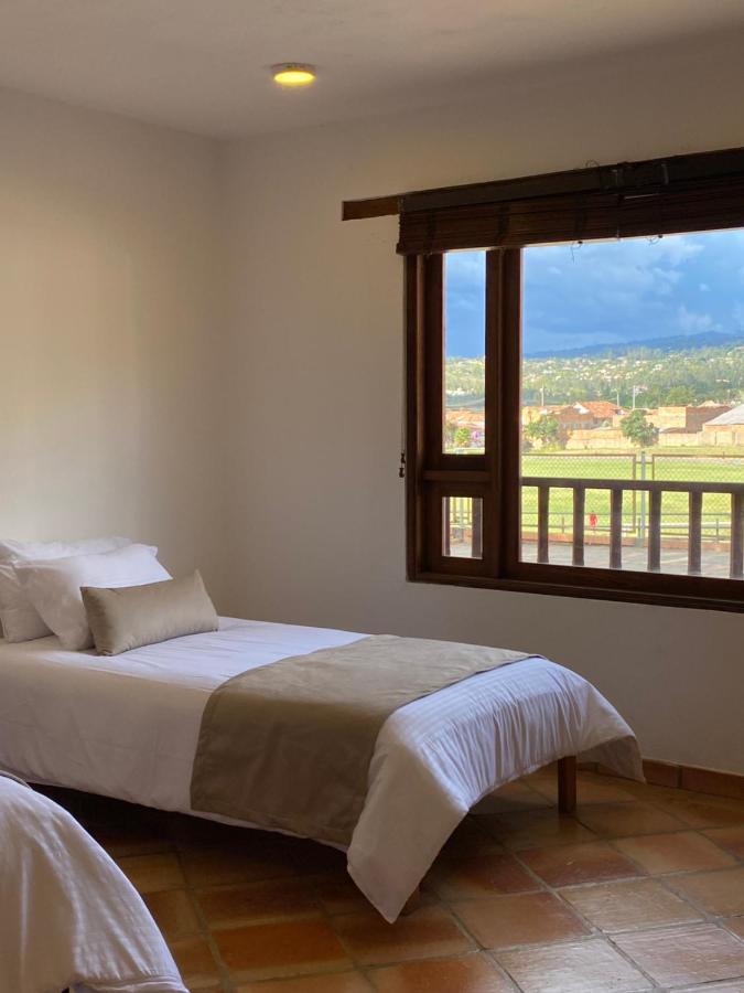 Hotel Alandalus บียาเดเลย์บา ภายนอก รูปภาพ